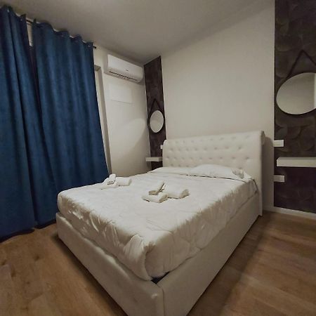 Hotel Benaco Mavras เปสเคียรา เดล การ์ดา ภายนอก รูปภาพ