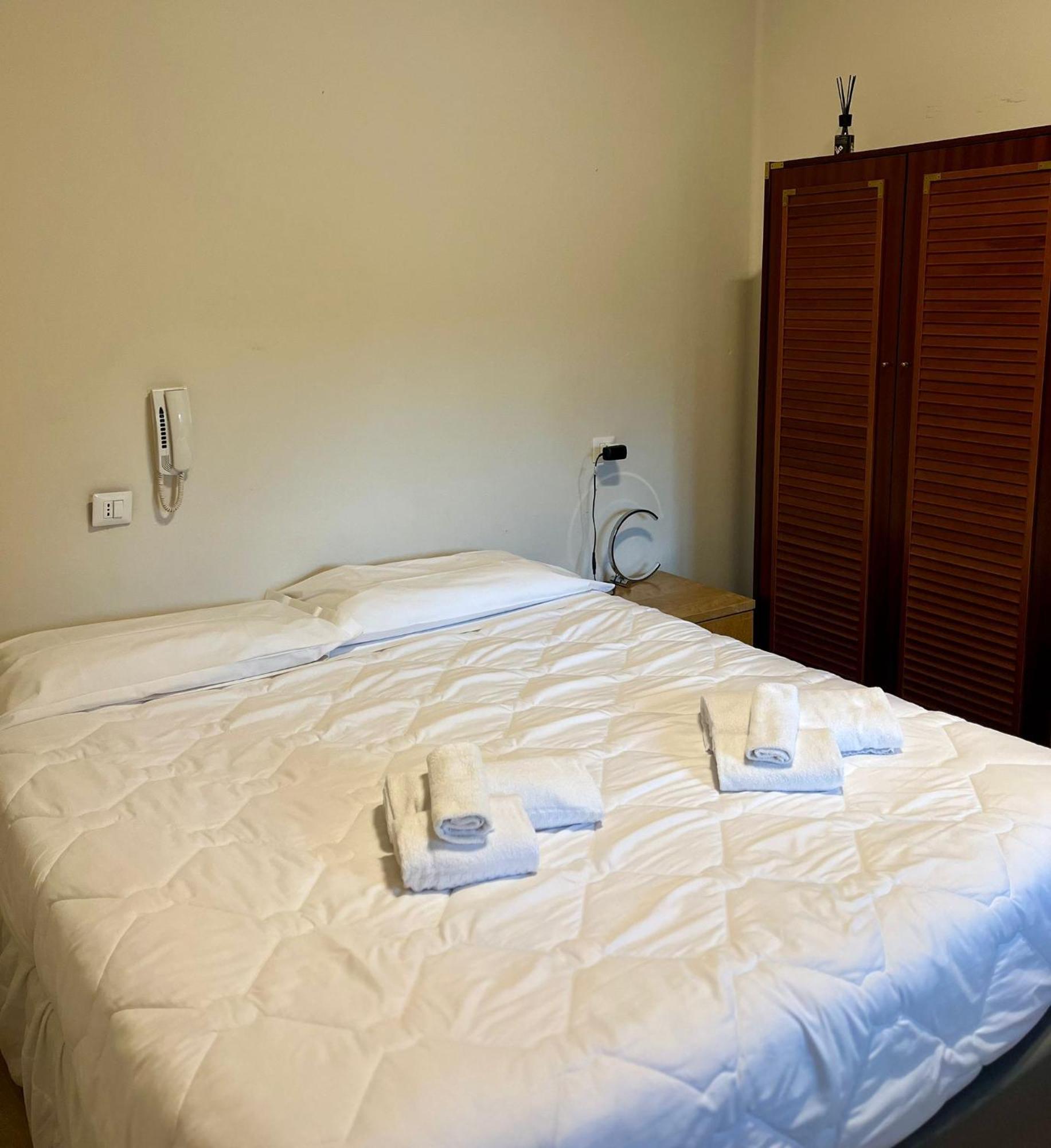 Hotel Benaco Mavras เปสเคียรา เดล การ์ดา ภายนอก รูปภาพ